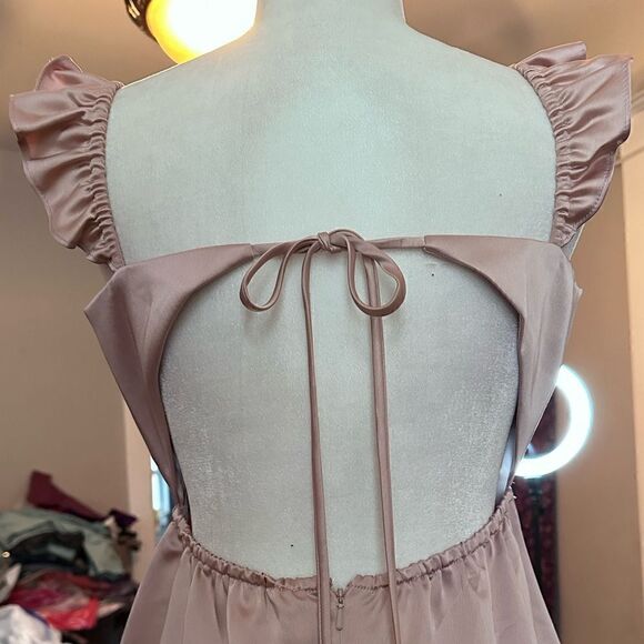 NWTs Dessy Collectiom SOCIAL Ruffle Sleeve Tie Back Satin Gown Size 2 - Picture 7 of 9